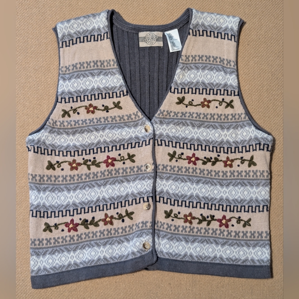 Denim Republic Floral Striped Patterned Knit Sweater Vest Button up